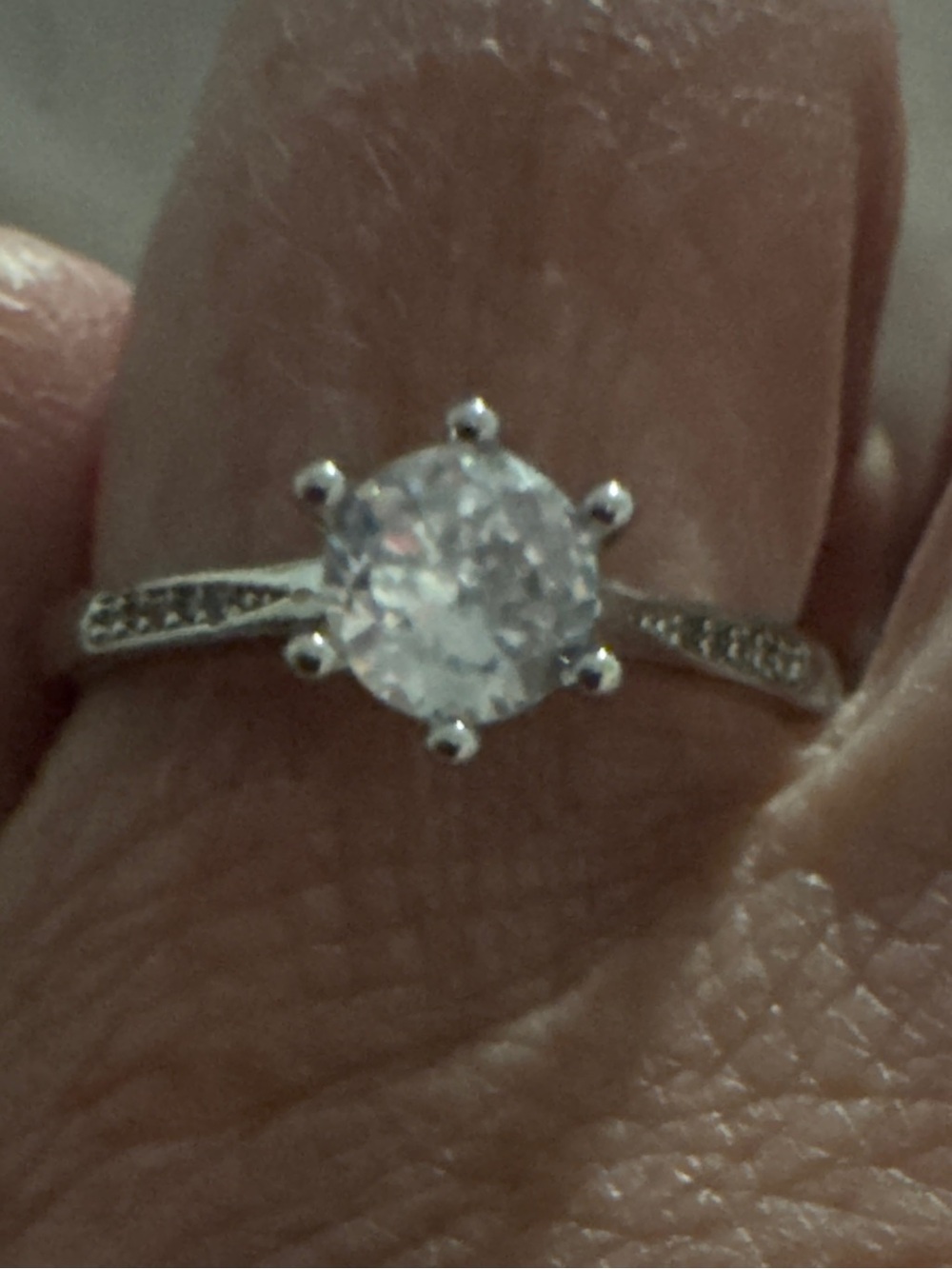 Brilliant Round Clear Crystal Solitaire Ring in Sterling Silver size 9